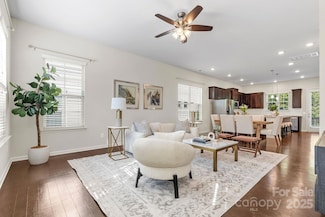 9324 Ainslie Downs St, Charlotte, NC 28273
