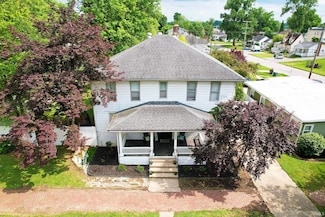 205 E 3rd St, Mount Carmel, IL 62863