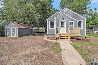 309 S Wipf St, Freeman, SD 57029