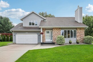 504 Raymond Rd, Waunakee, WI 53597