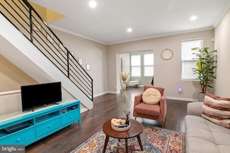 1741 Georges Ln, Philadelphia, PA 19131