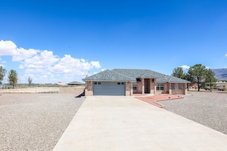 40 Meadowland Rd, Alamogordo, NM 88310