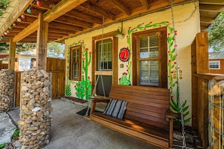 39 2nd St, Ingram, TX 78025
