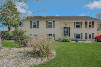 6 Rhode Island St, Coram, NY 11727