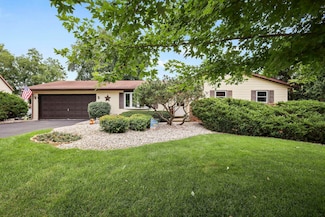 102 Frosty Ct, Marshall, WI 53559