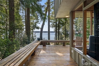 332 E Pointes Dr E, Shelton, WA 98584