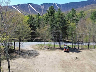 71 Golf Course Rd, Warren, VT 05674