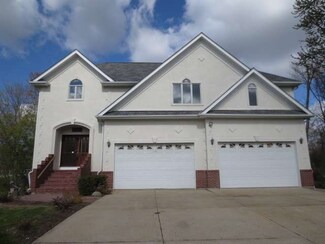 6N748 Valley Ln, Itasca, IL 60143