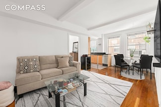 333 E 43rd St Unit 709, New York, NY 10017
