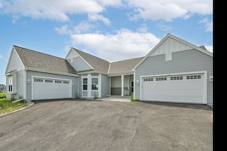 1382 Prairie Creek Cir Unit 15D, Oconomowoc, WI 53066