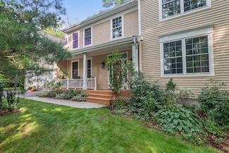 63 Sydney Dr, Essex Junction, VT 05452