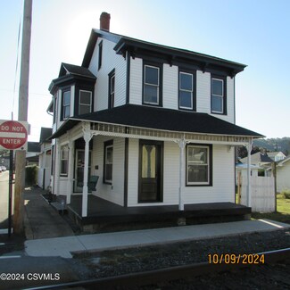 332 S 3rd St, Sunbury, PA 17801