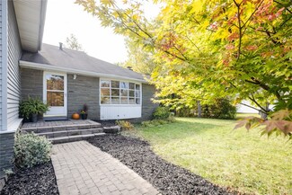 32 Clearview Dr, Pittsford, NY 14534