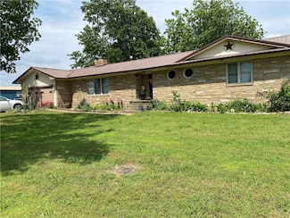 924 West Ave, Lincoln, AR 72744
