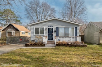 3826 Kent Rd, Royal Oak, MI 48073