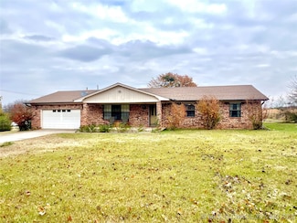 1206 S City Lake Rd, Stigler, OK 74462