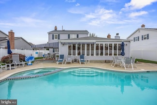 816 Cotswold Rd, Somerdale, NJ 08083