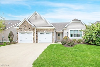 5966 Clubhouse Pointe Dr, Medina, OH 44256
