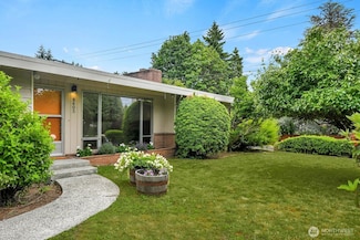 8405 220th St SW, Edmonds, WA 98026