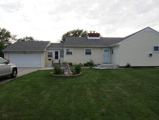 708 Peoria St, Chicago Heights, IL 60411