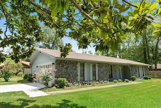 8 Smoking Oaks Rd, Conway, AR 72034
