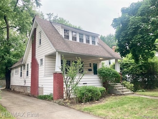 220 Oakdale St, Royal Oak, MI 48067