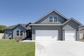 1002 E Perjue Basin Dr, Nampa, ID 83686