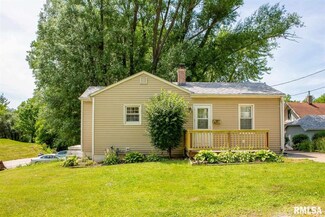 818 26th St, Bettendorf, IA 52722