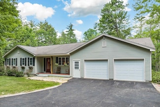 860 Battle St, Webster, NH 03303