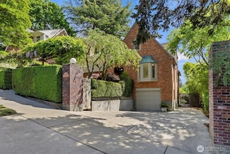3307 E Mercer St, Seattle, WA 98112