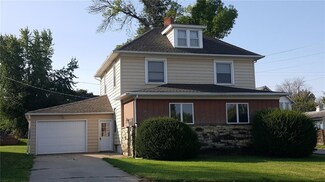 417 3rd St, Victor, IA 52347