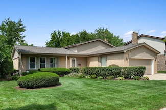 1828 E Peachtree Dr, Arlington Heights, IL 60004