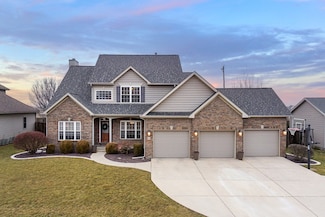 6 Brookline Ct, Bloomington, IL 61705
