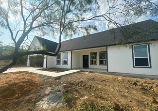 129 Brookview Dr, Runaway Bay, TX 76458