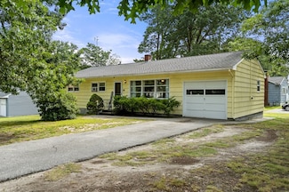 23 Sea St, Methuen, MA 01844