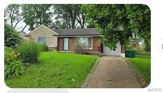 9239 Astoria Dr, Saint Louis, MO 63137