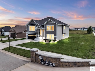 2805 Craftsman Dr, Sedalia, MO 65301