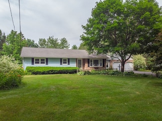 4 Pitcherville Rd, Hubbardston, MA 01452