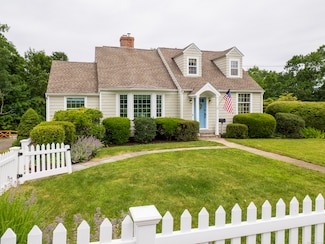 13 Hillsdale Ave, Ridgefield, CT 06877