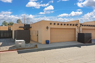 24 Calle Playa Del Sol NE, Albuquerque, NM 87109