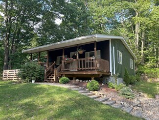 77 Charles St, Leicester, MA 01524