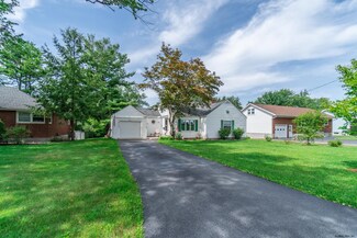 2121 Van Rensselaer Dr, Schenectady, NY 12308