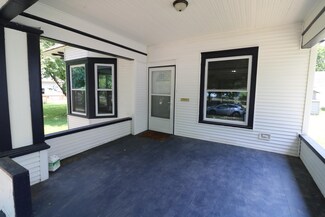 1006 N Lewellen St, Wichita, KS 67203