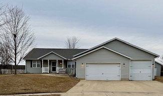 1212 Edgeview Dr, Mahomet, IL 61853