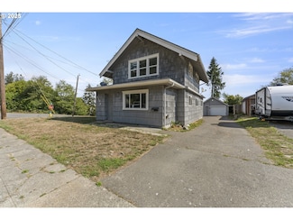 1392 N 8th St, Coos Bay, OR 97420