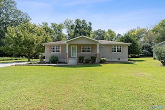 97 Willis Shavers St, Hollywood, AL 35752