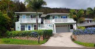516 Polulani Dr, Wailuku, HI 96793