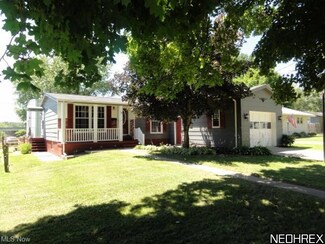 12 W Main St, Leetonia, OH 44431