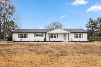 804 Branchwood Dr, Kernersville, NC 27284