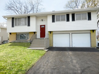 7602 Grant St, Darien, IL 60561
